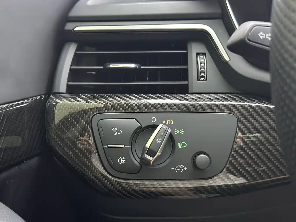 Audi A4L 2020 40 TFSI luxury and dynamic model купить на сайте DeffCars