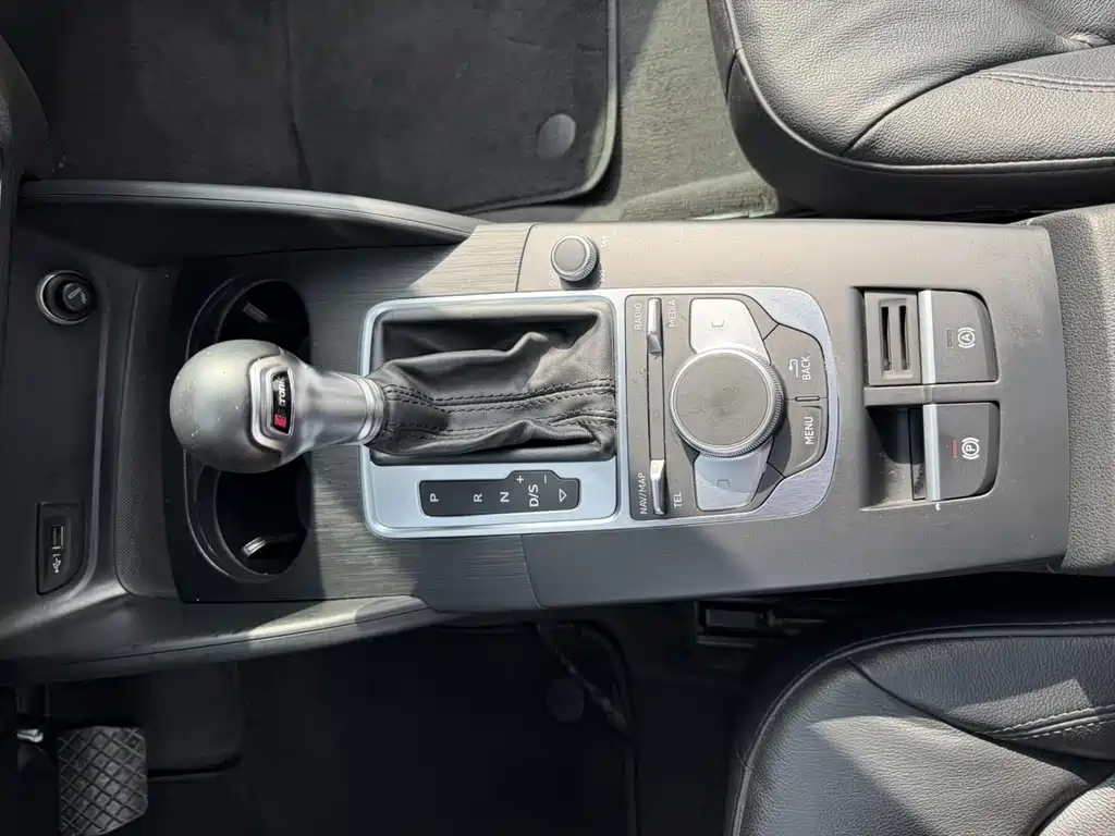 Audi A3 2017 Limousine 40 TFSI Fashion Model купить на сайте DeffCars