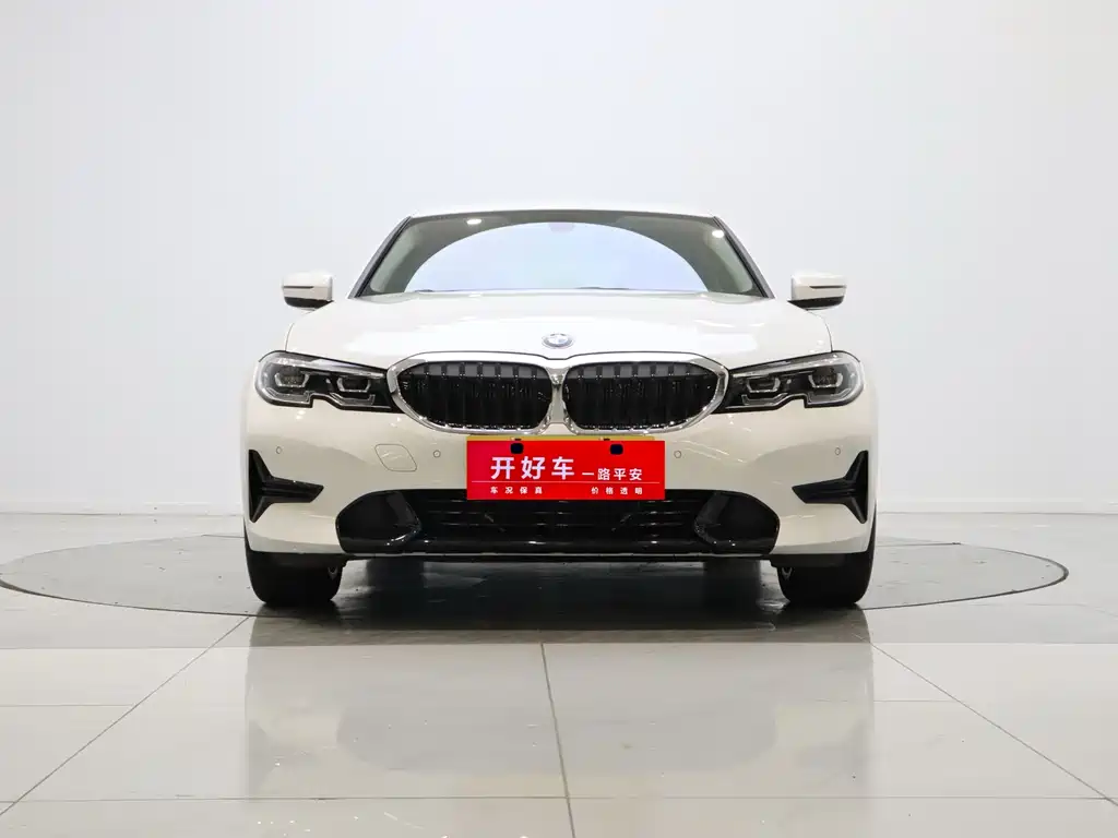 BMW 3 Series 2022 320i Sports Package купить на сайте DeffCars