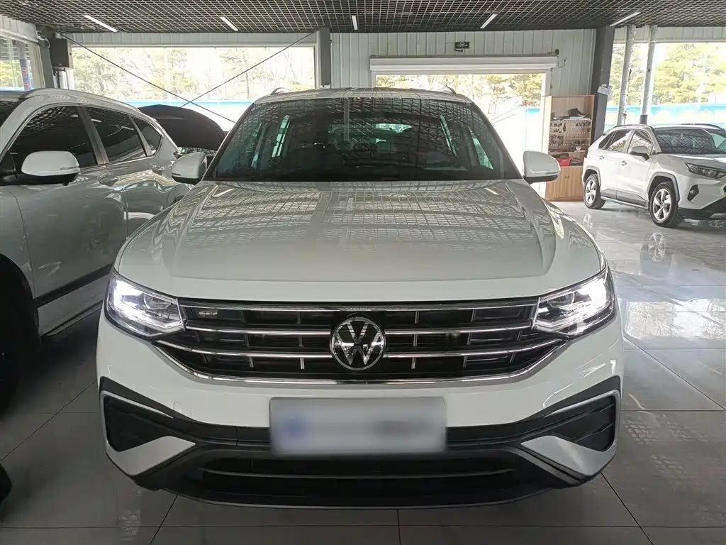 Tiguan L 2023 330TSI automatic two-wheel drive comfort version купить на сайте DeffCars
