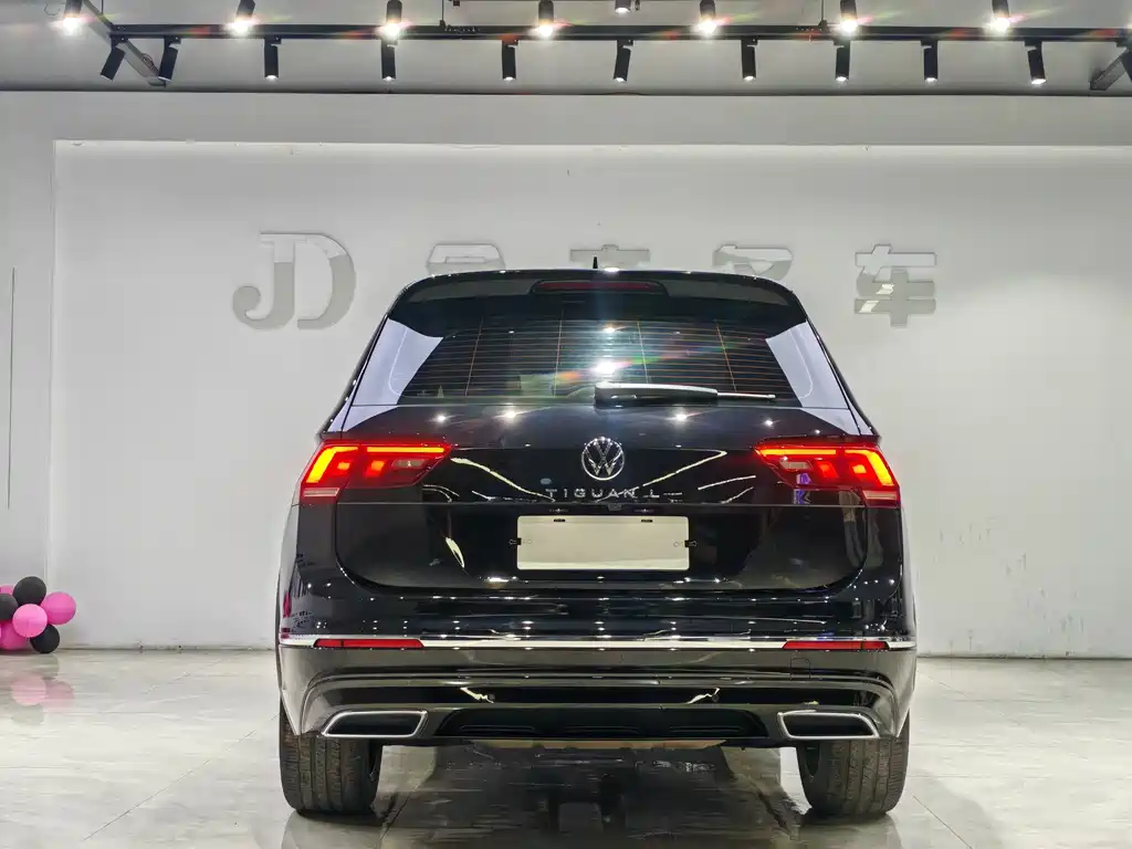 Tiguan L 2021 330TSI automatic two-wheel drive R-Line version купить на сайте DeffCars