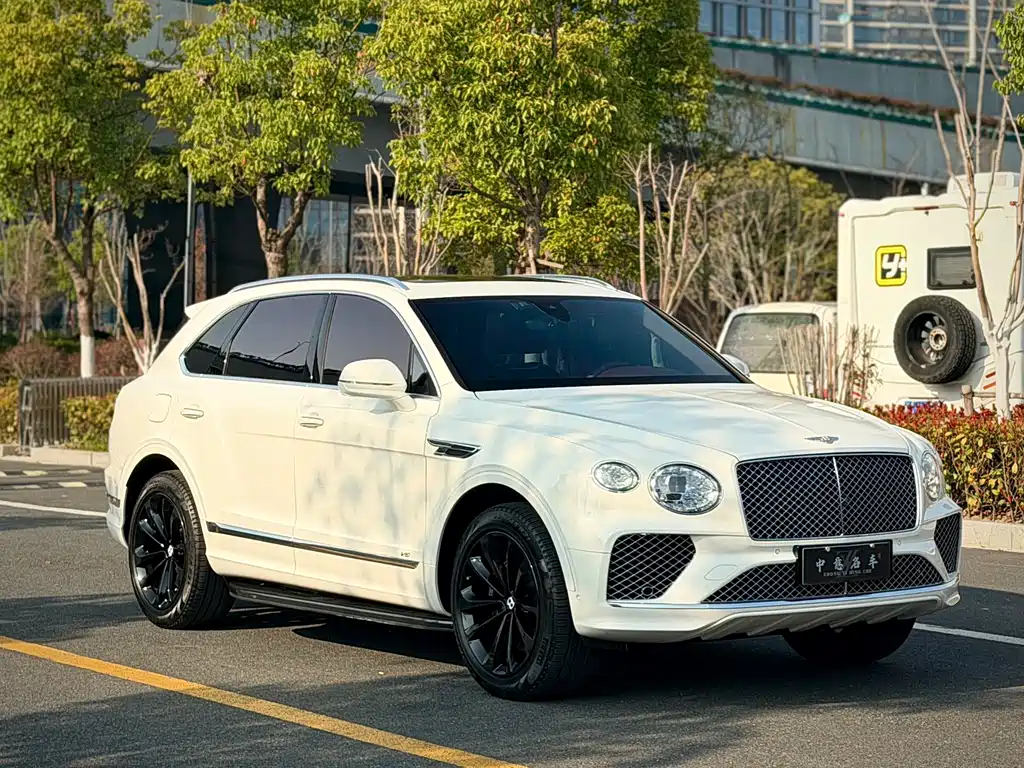 Bentayga 2022 4.0T V8 купить на сайте DeffCars