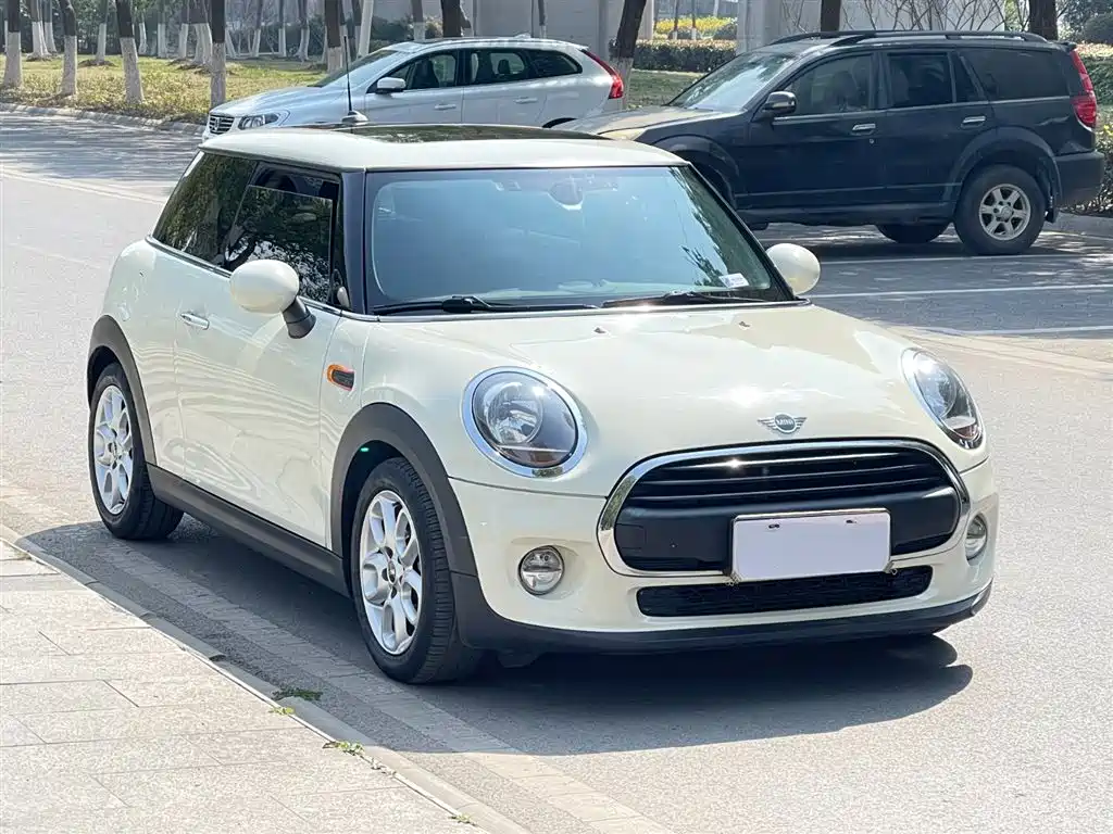 MINI 2018 1.5T ONE PLUS купить на сайте DeffCars