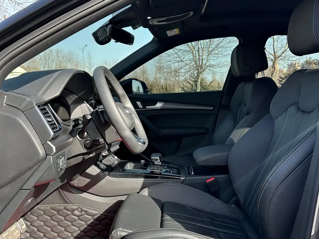 Audi Q5L 2024 40 TFSI luxury and dynamic model купить на сайте DeffCars