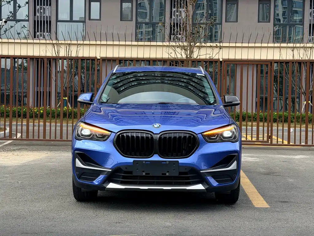 BMW X1 2020 sDrive20Li Exclusive Model купить на сайте DeffCars