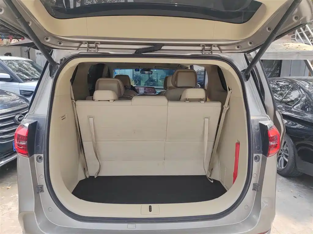 Buick GL8 2023 ES Lu Zun flagship model купить на сайте DeffCars