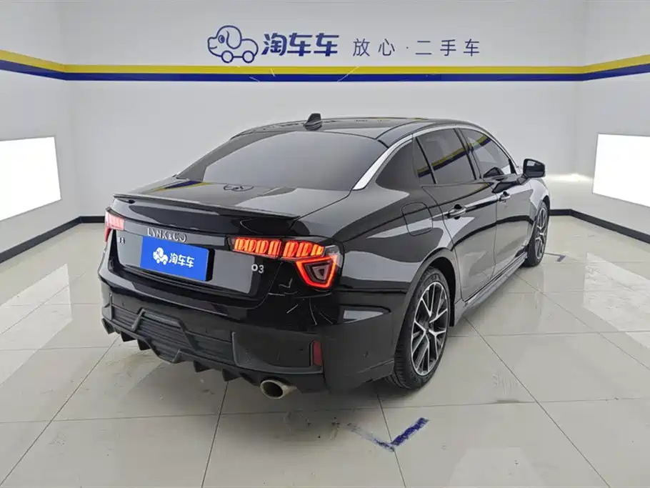 Lynk & Co 03 2022 2.0TD DCT Pro купить на сайте DeffCars