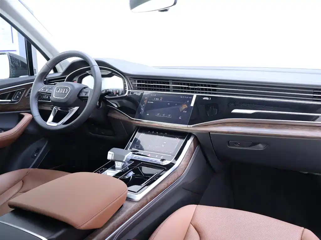 Audi Q7 2025 55 TFSI quattro S line Black Warrior купить на сайте DeffCars