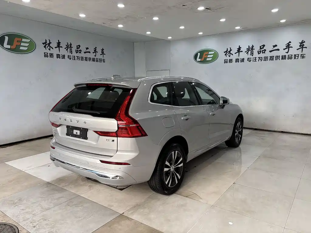Volvo XC60 2025 B5 four-wheel drive Zhiyi Luxury Edition купить на сайте DeffCars