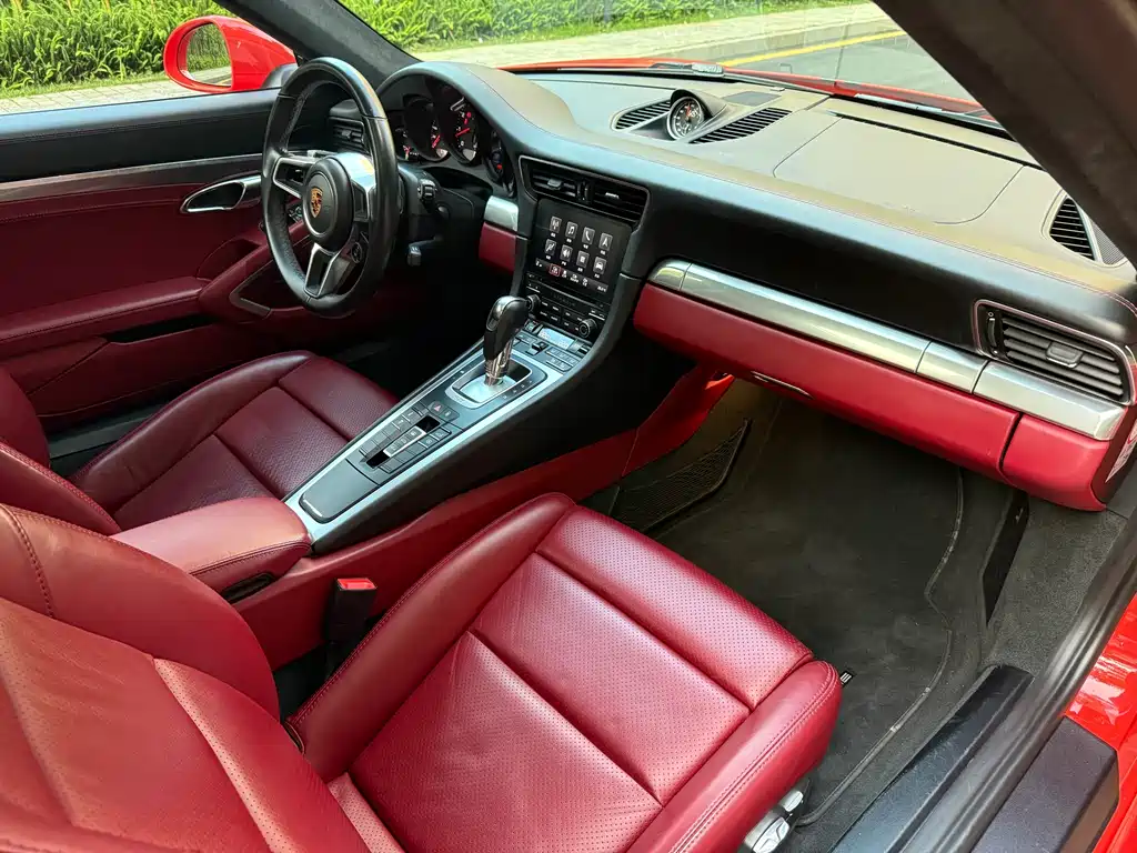 Porsche 911 2016 Carrera 3.0T купить на сайте DeffCars