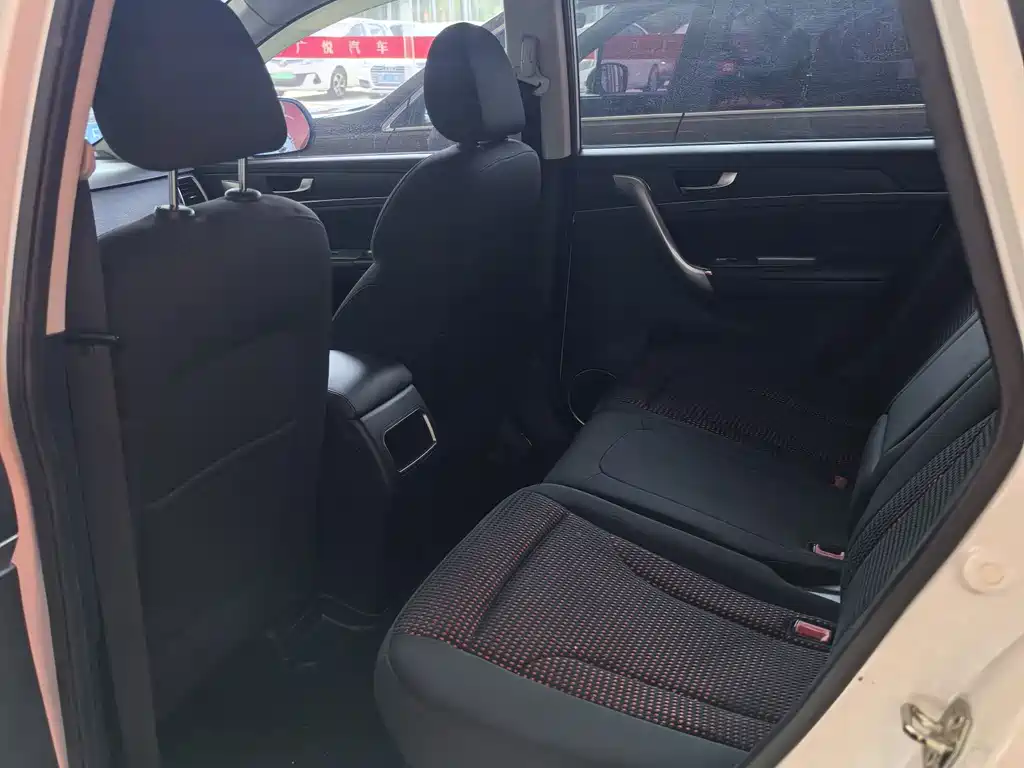 Haval M6 2017 1.5T manual two-wheel drive urban model купить на сайте DeffCars
