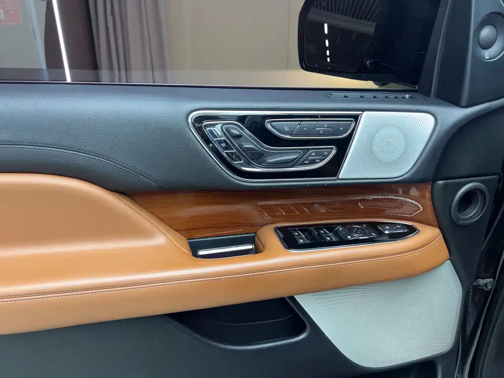 Navigator 2018 3.5T Honor Edition National V купить на сайте DeffCars
