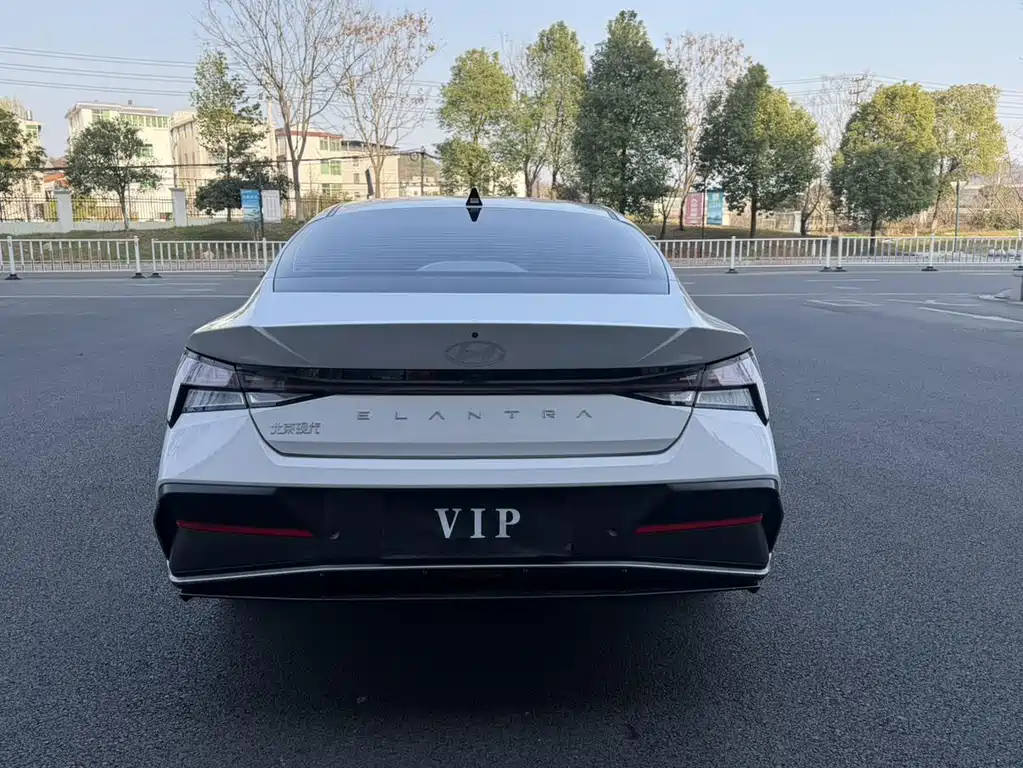 Elantra 2023 1.5L CVT LUX Premium Edition купить на сайте DeffCars