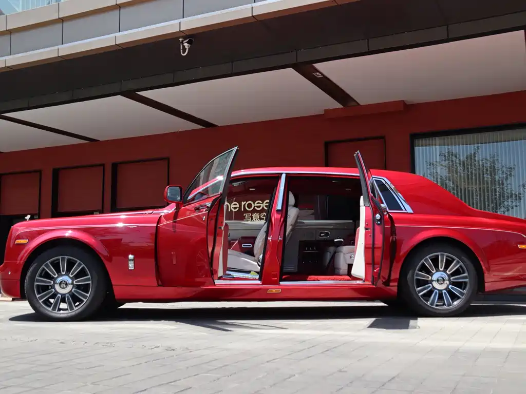 Phantom 2013 6.7L extended version EWB купить на сайте DeffCars