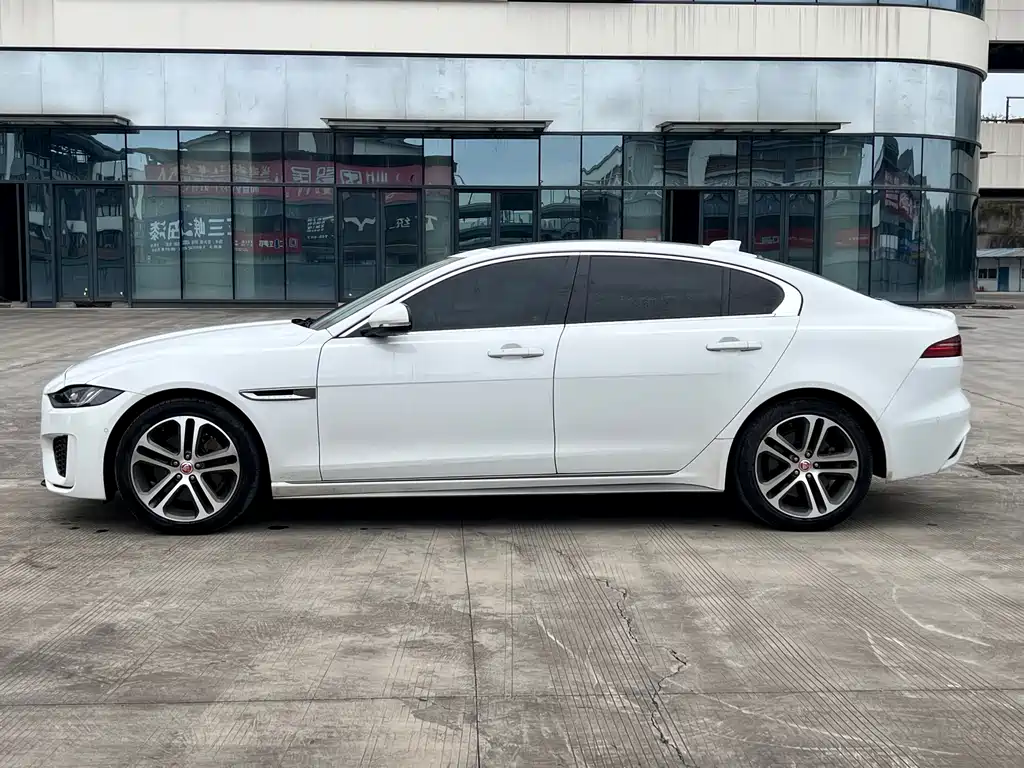 Jaguar XEL 2020 2.0T 200PS R-DYNAMIC Youth Sports Edition купить на сайте DeffCars