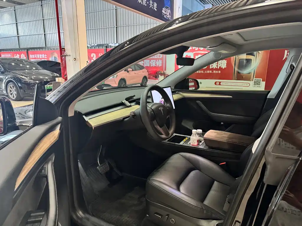 Model Y 2023 rear-wheel drive version купить на сайте DeffCars