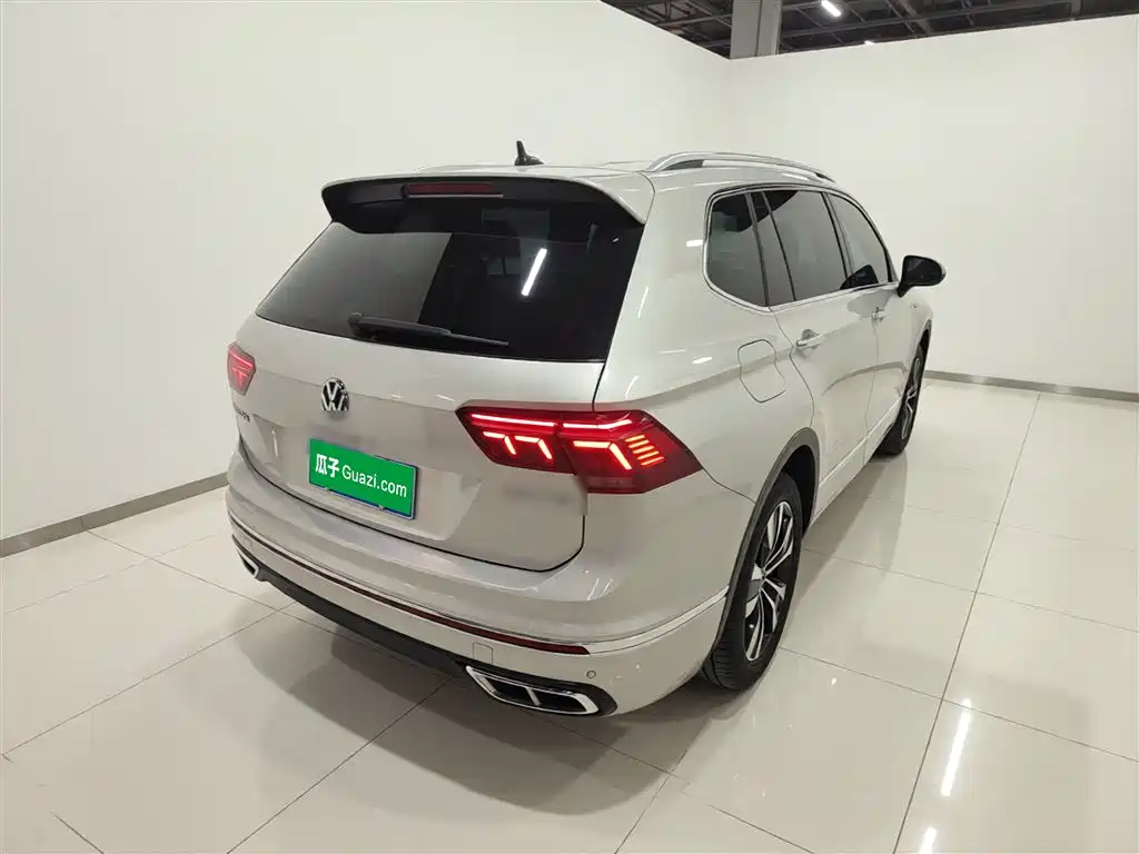 Tiguan L 2023 330TSI automatic two-wheel drive R-Line version купить на сайте DeffCars