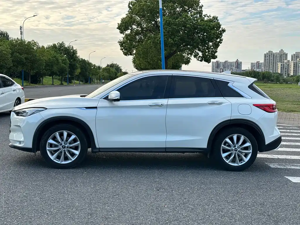 Infiniti QX50 2018 2.0T two-wheel drive elite version купить на сайте DeffCars