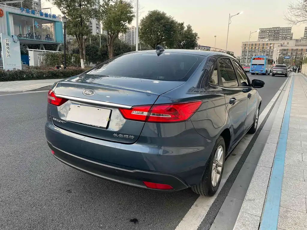 Escort 2019 facelift 1.5L automatic quality model (tire pressure monitoring) National VI купить на сайте DeffCars