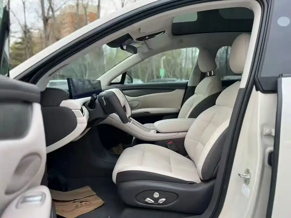 LS6 2025 Smart Lizard Driving Edition купить на сайте DeffCars