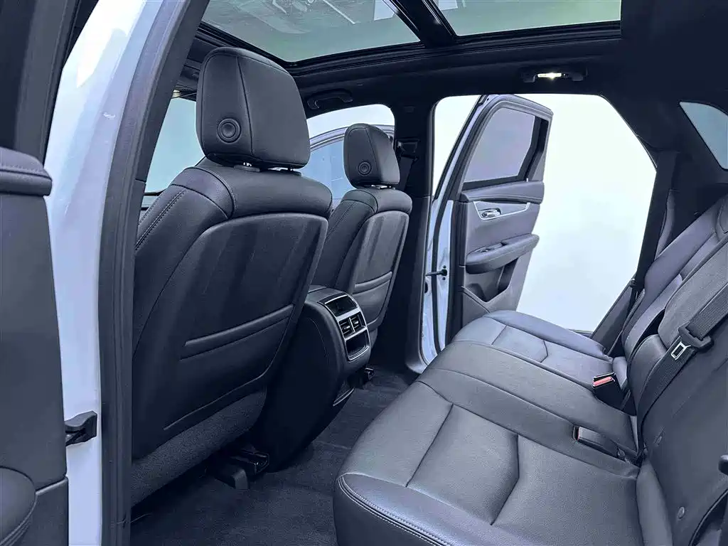 Cadillac XT5 2022 2.0T two-wheel drive luxury model купить на сайте DeffCars