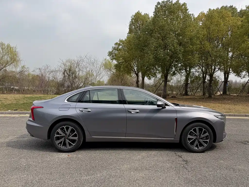 Hongqi H5 PHEV 2025 170 super hybrid version купить на сайте DeffCars