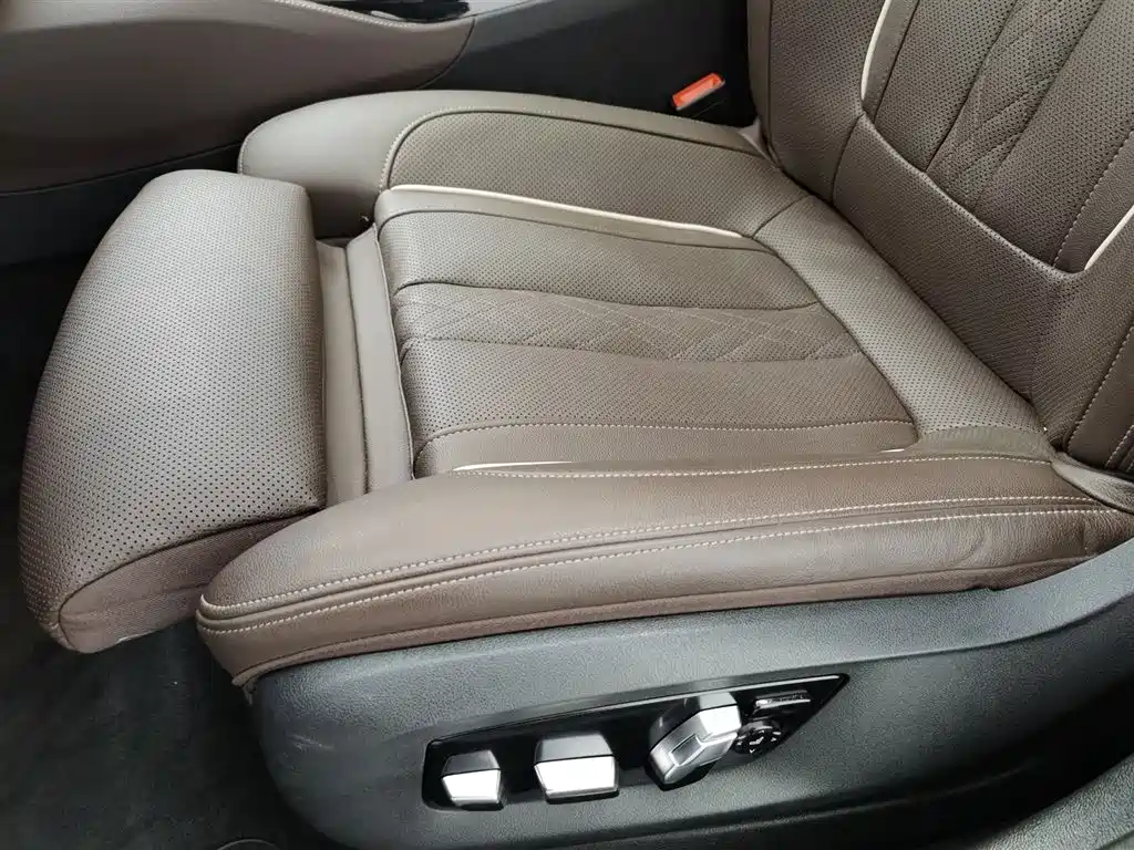 BMW 5 Series 2023 530Li Exclusive M Sports Package купить на сайте DeffCars