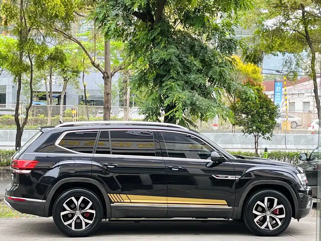 Touron 2017 530 V6 four-wheel drive luxury version купить на сайте DeffCars