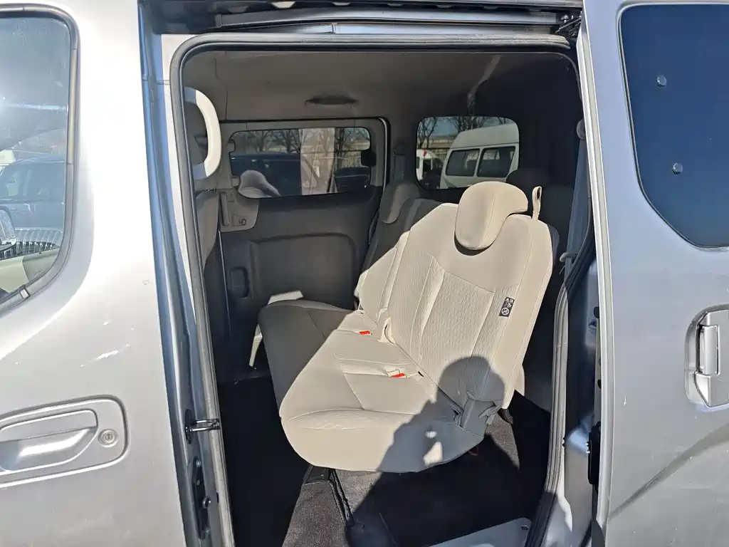 Nissan NV200 2018 1.6L CVT Exclusive Type купить на сайте DeffCars