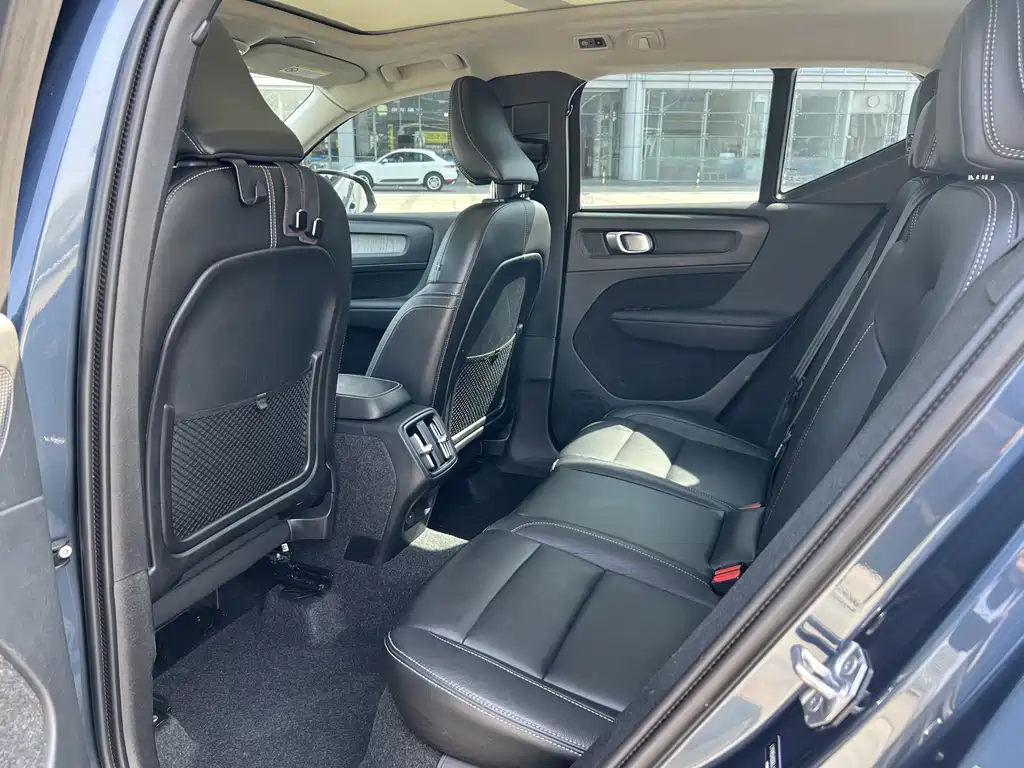 Volvo XC40 2020 T4 four-wheel drive Zhiyuan Deluxe Edition купить на сайте DeffCars