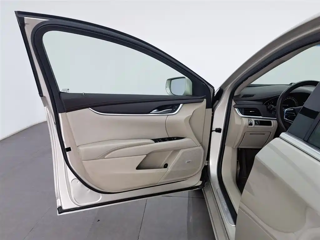 Cadillac XTS 2013 28T Comfort Model купить на сайте DeffCars