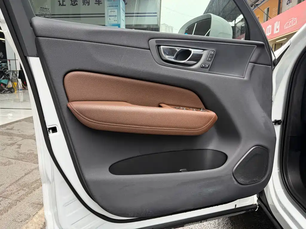 Volvo XC60 2019 T5 Four-wheel Drive Smart Edition National V купить на сайте DeffCars