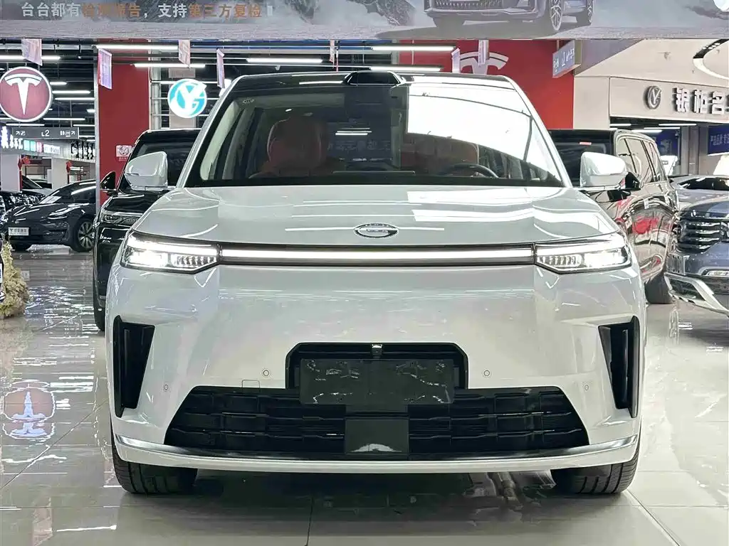 Trumpchi Yearning S9 2025 Qiankun UItra 6-seater купить на сайте DeffCars