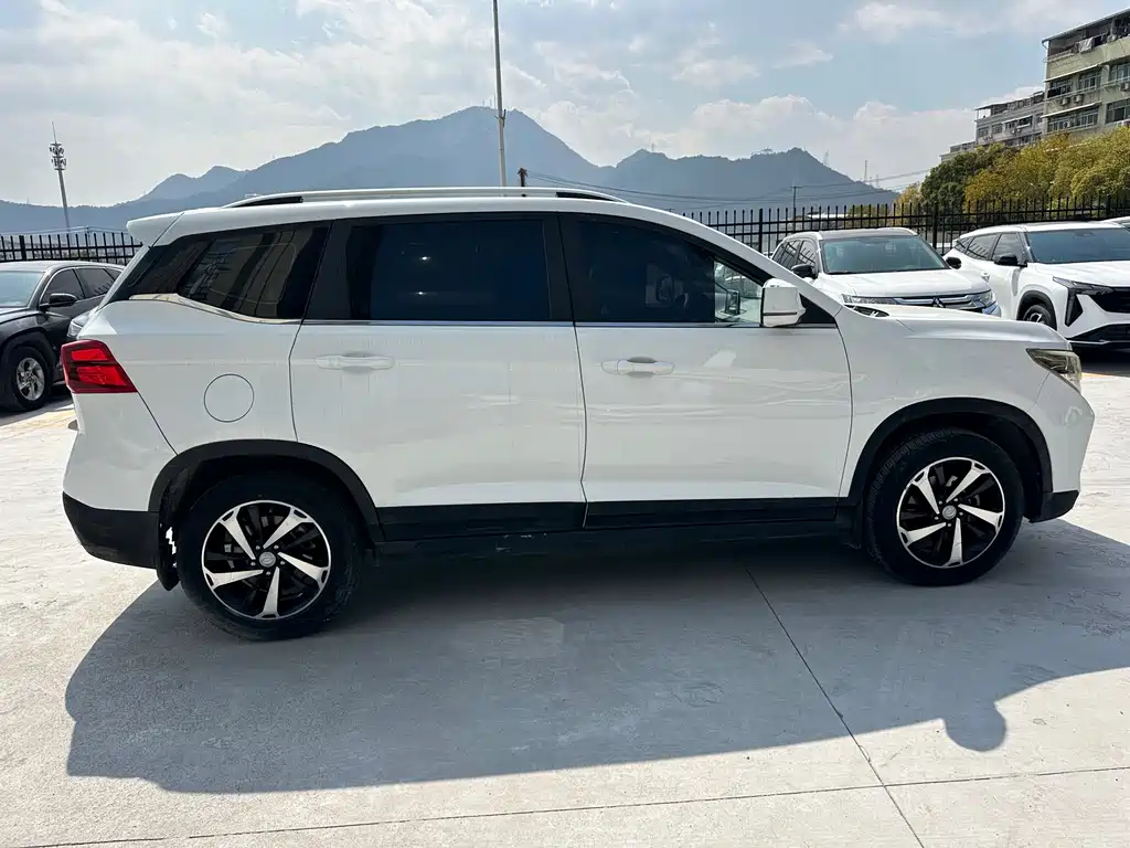 Fengxing T5 2020 1.6L Manual Comfort Type National VI купить на сайте DeffCars