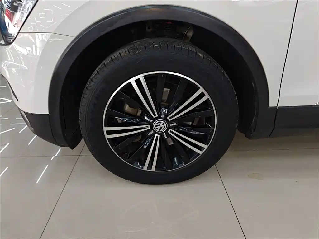 Tiguan L 2019 facelift 330TSI automatic two-wheel drive panoramic comfort version National VI купить на сайте DeffCars