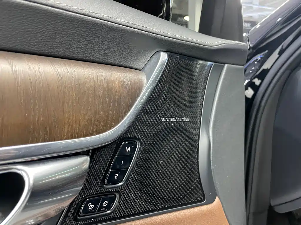 Volvo S90 2021 B5 Zhiyuan Luxury Edition купить на сайте DeffCars