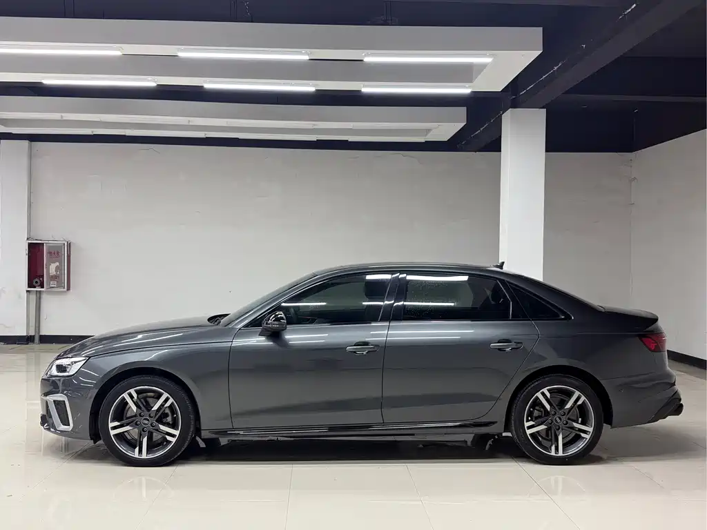 Audi A4L 2023 40 TFSI luxury and dynamic model купить на сайте DeffCars