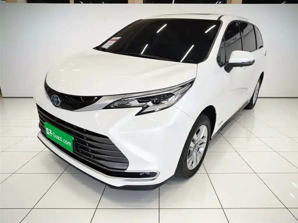 SIENNA 2023 2.5L Hybrid Deluxe Edition купить на сайте DeffCars