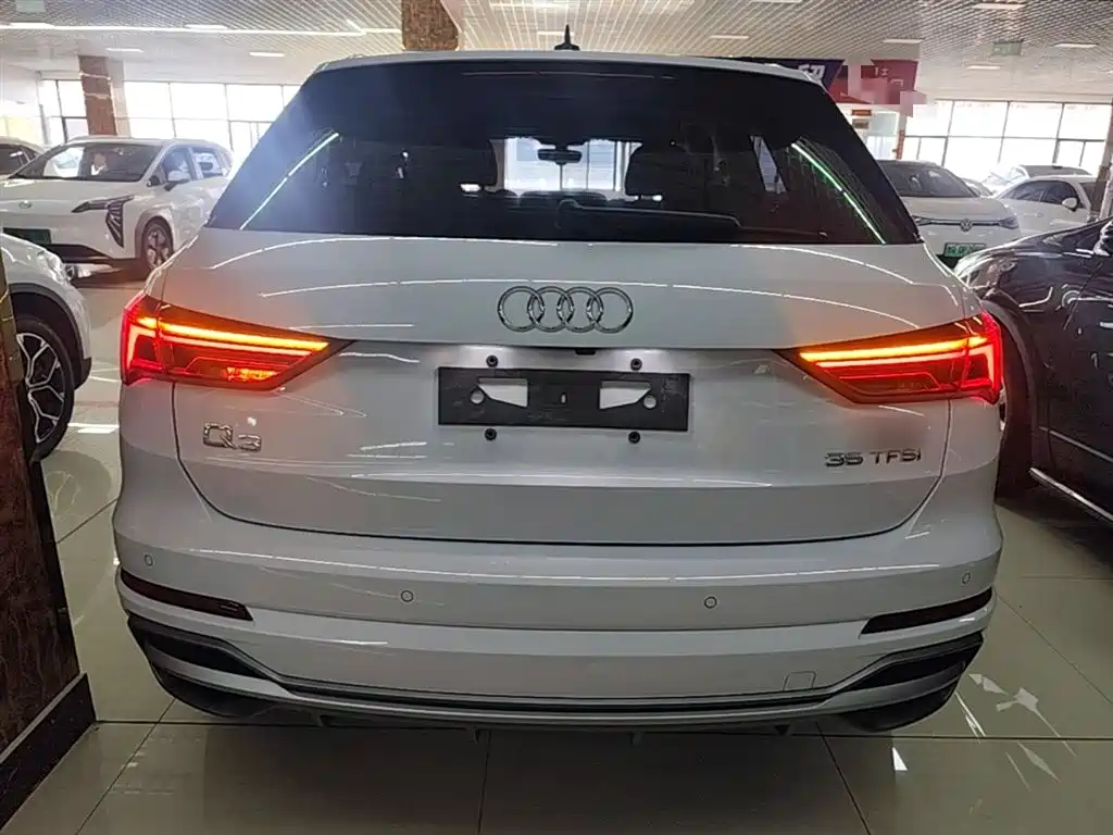 Audi Q3 2021 35 TFSI Fashionable and Dynamic купить на сайте DeffCars