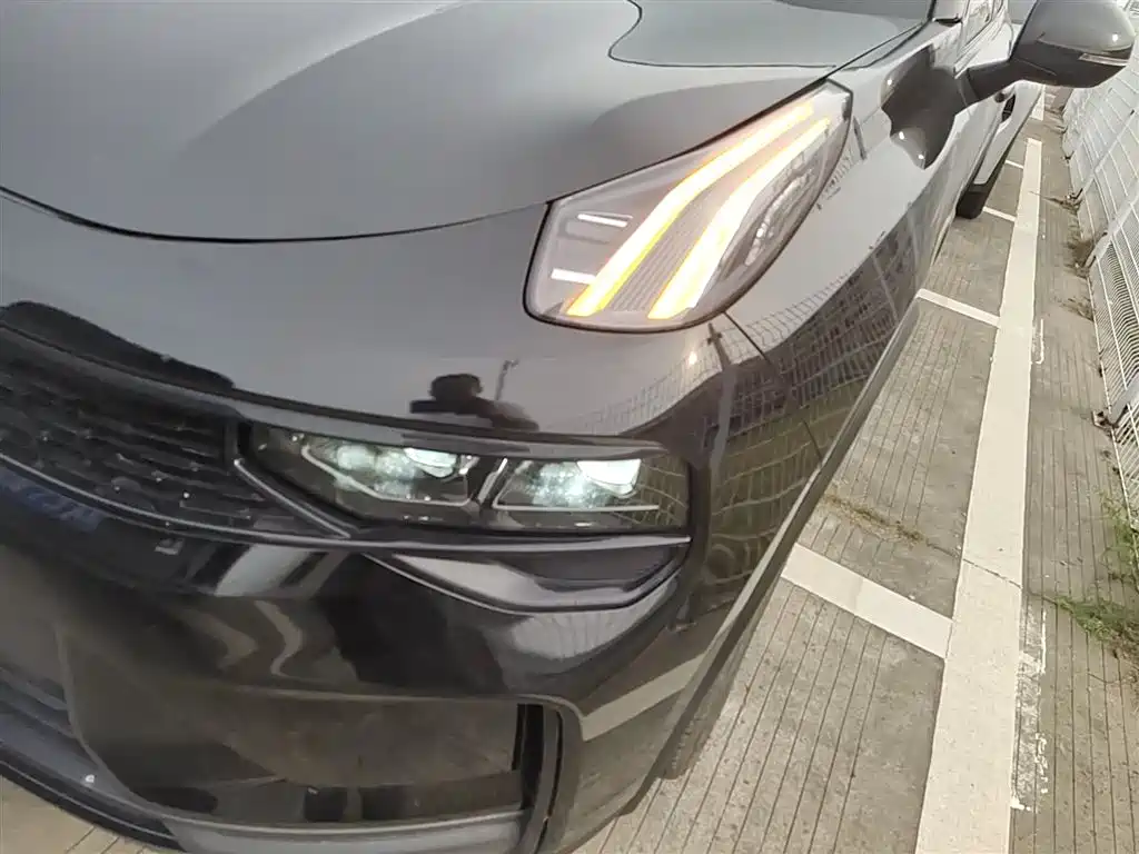 Lynk & Co 01 2023 1.5TD EM-F PM купить на сайте DeffCars