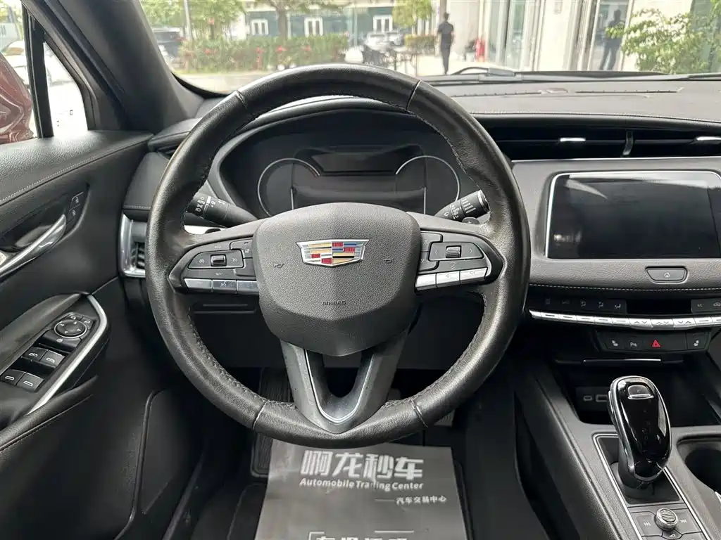 Cadillac XT4 2021 28T two-wheel drive luxury model купить на сайте DeffCars