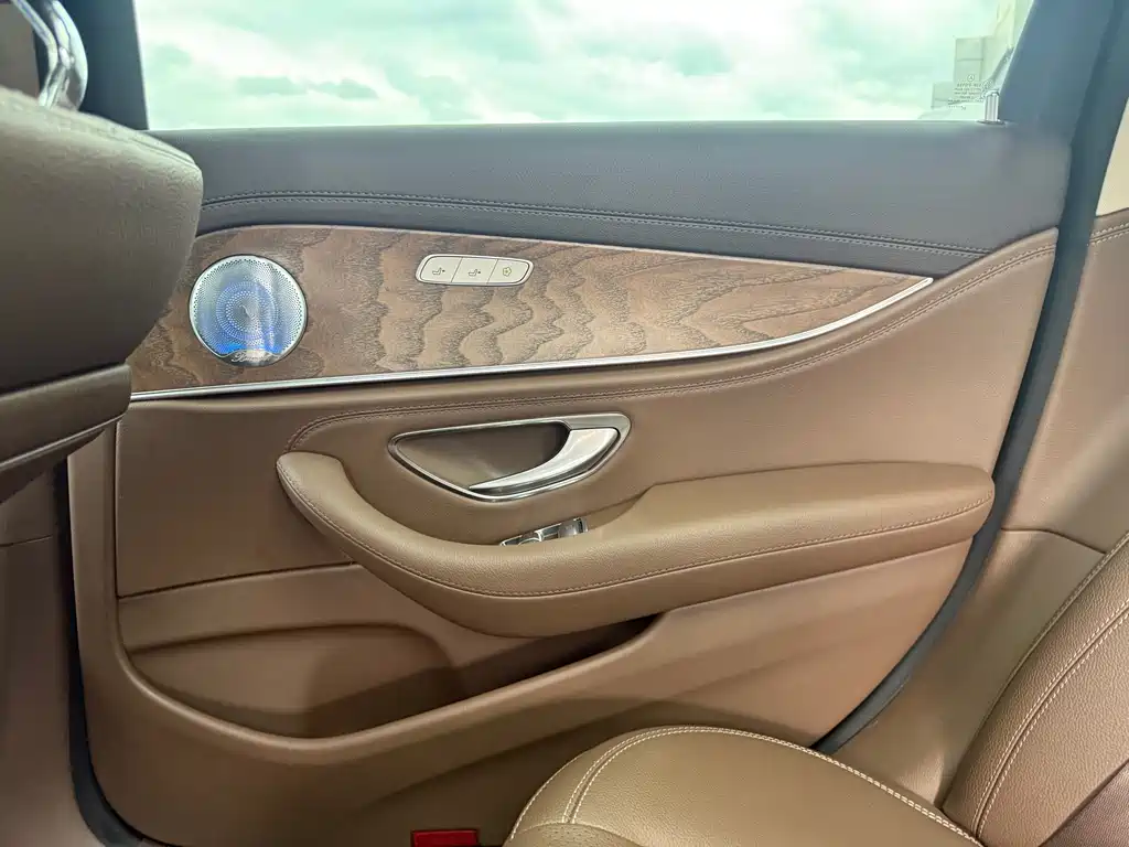 Mercedes-Benz E-Class 2023 E 300 L Fashion купить на сайте DeffCars