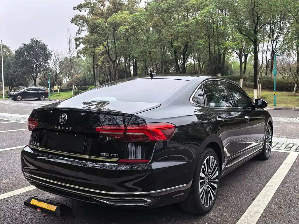 Passat 2021 330TSI Deluxe Edition купить на сайте DeffCars