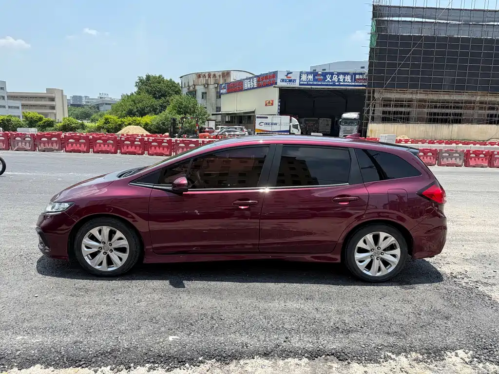 Jade 2017 1.8L automatic comfort version 5 seats купить на сайте DeffCars