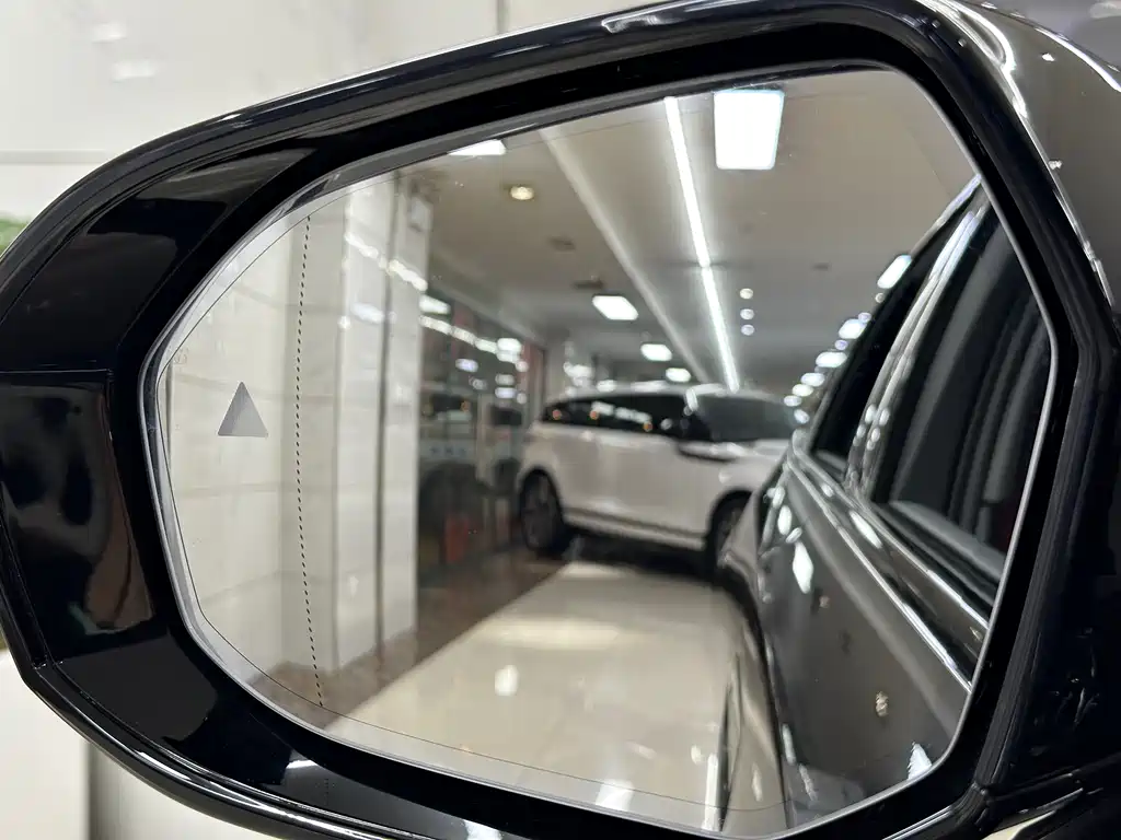 BMW 5 Series 2025 530Li Leading M Sports Package купить на сайте DeffCars