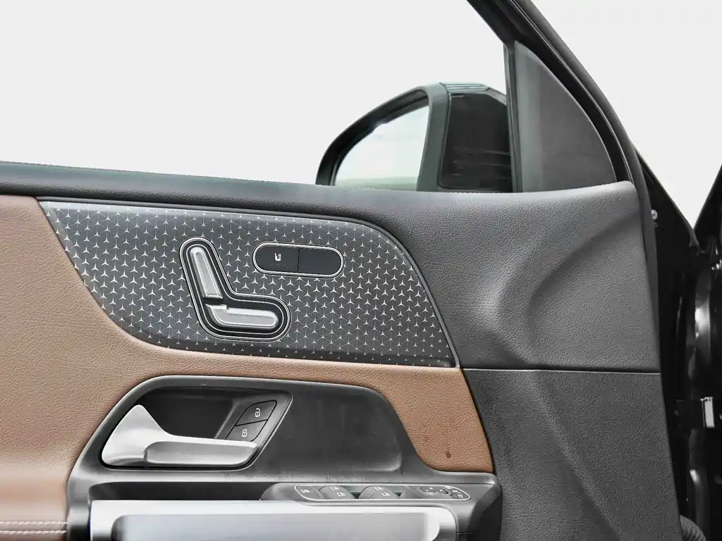 Mercedes-Benz GLB 2024 facelift GLB 220 fashion model купить на сайте DeffCars