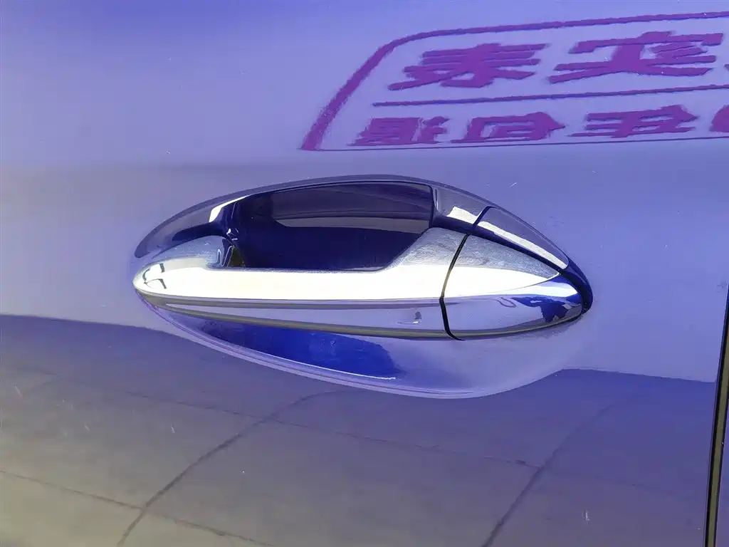 Hongqi HS5 2019 2.0T Zhilian Flagship Edition купить на сайте DeffCars