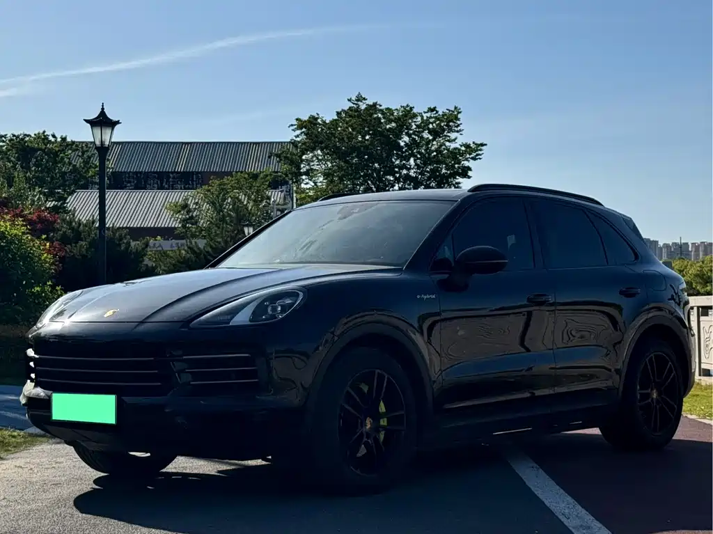 Cayenne New Energy 2020 Cayenne E-Hybrid 2.0T купить на сайте DeffCars