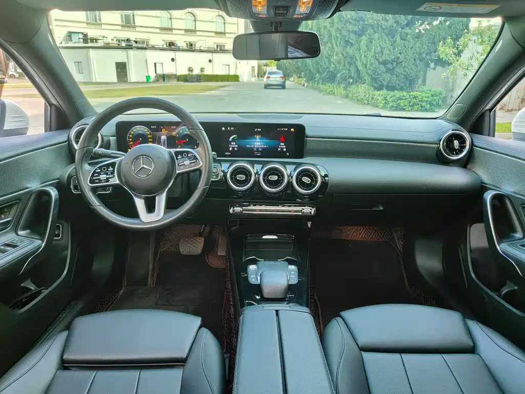 Mercedes-Benz A-Class 2022 A 180 L купить на сайте DeffCars