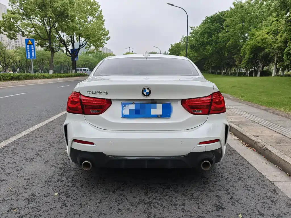 BMW 1 Series 2021 120i M Sports Edition купить на сайте DeffCars